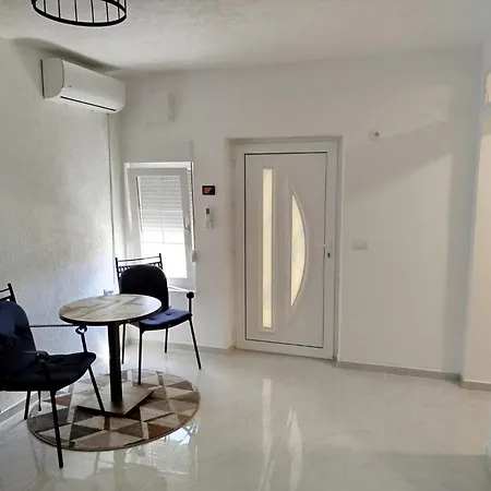 Siesta Apartment *